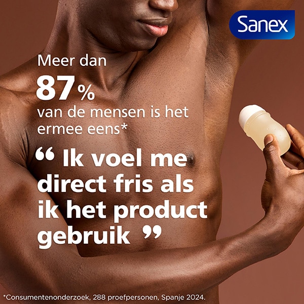 Sanex Derma Care+ Sensitive 72h Anti-transpirant Roller Vrouw brengt Sanex Dermo Active Freshness roller aan op haar oksel. De tekst: “48 uur anti-transpirant werking” en het Sanex-logo rechtsboven.